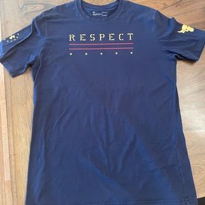 Mens Under Armour T-shirt, size large.